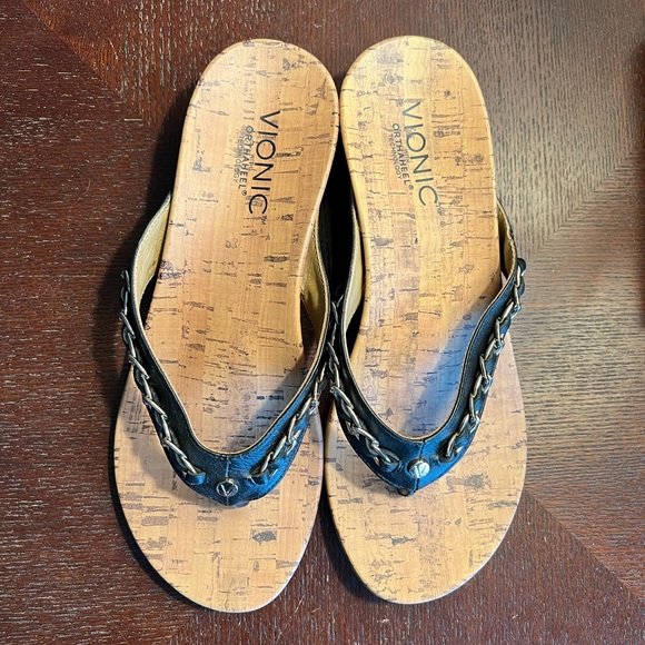 Like new Vionic Aruba sandal sz 7 - Picture 3 of 11